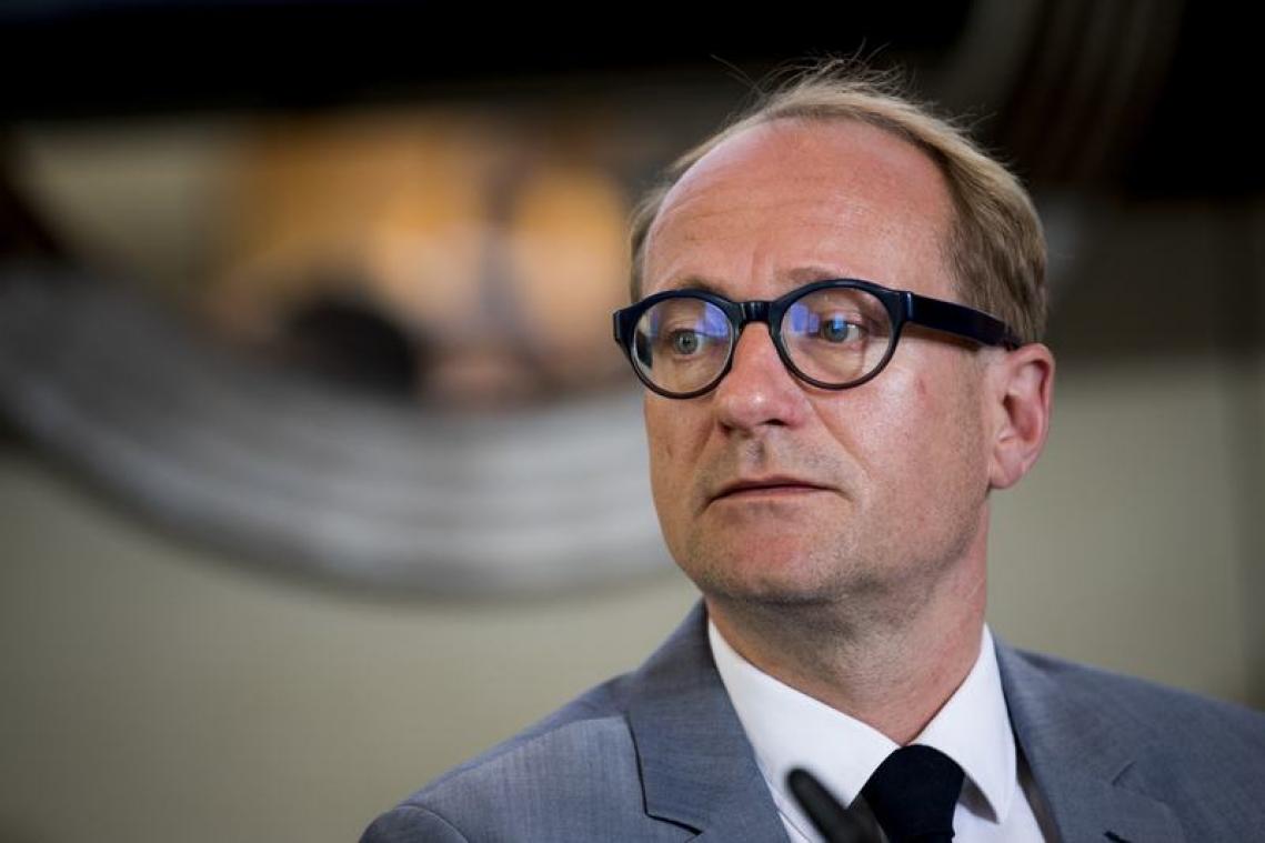 Ben Weyts kondigt nieuwe teststrategie aan voor het Vlaams onderwijs: "Contacten van besmet kind zijn vanaf nu hoog risico"