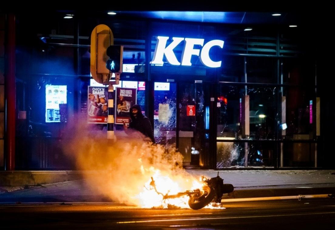 Opnieuw rellen in verschillende Nederlandse steden: "Bizar geweld en plunderingen"