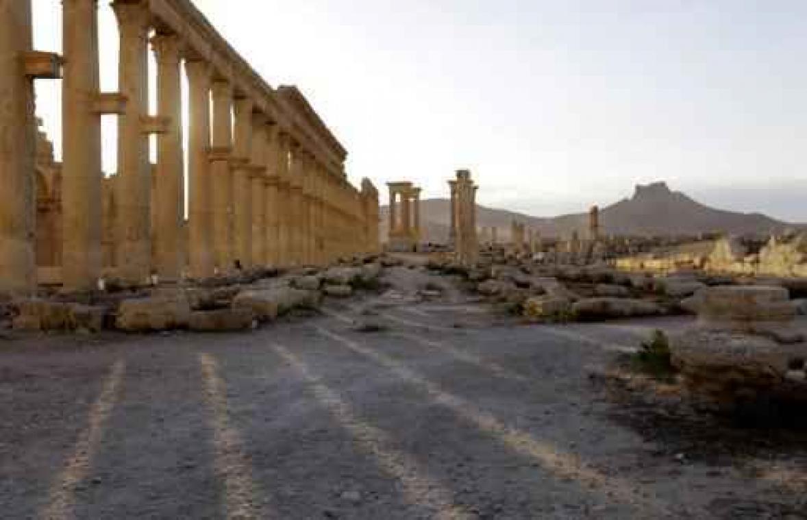 "IS sluit strategische bevoorradingsroute af tussen Homs en Palmyra"