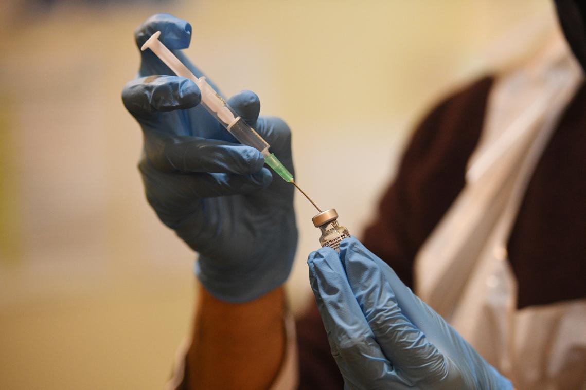 Honderden vaccins in VK weggegooid door domme fout