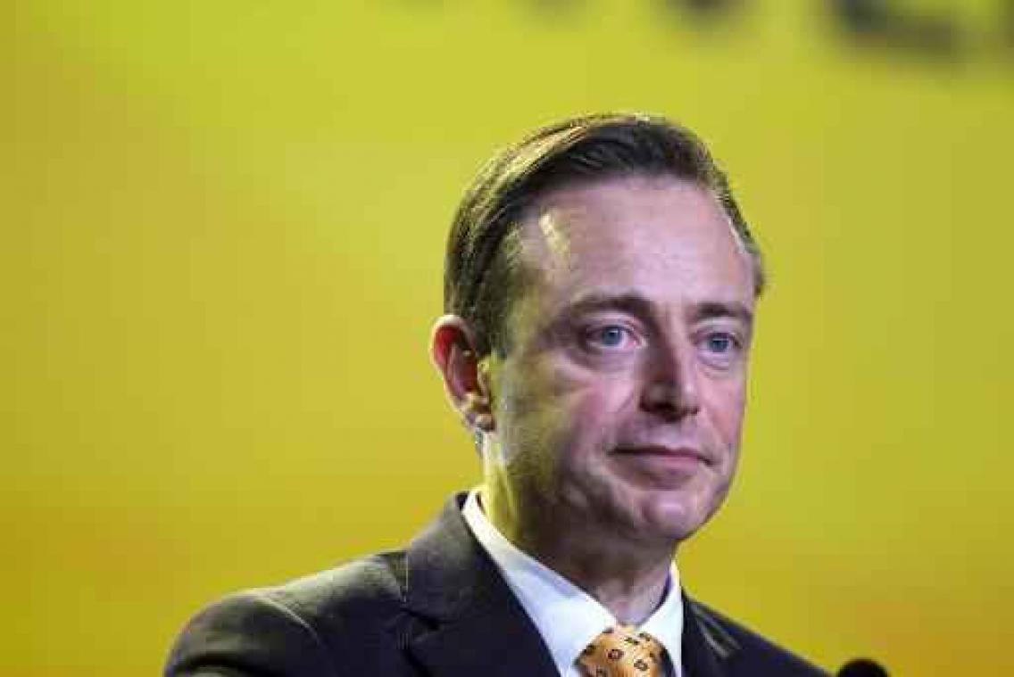 De Wever start campagne om meer agenten met allochtone achtergrond te rekruteren