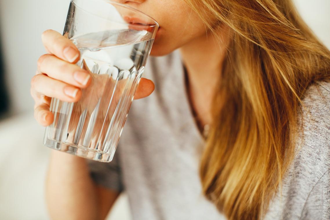 Daarom moet je ook in de winter voldoende water drinken