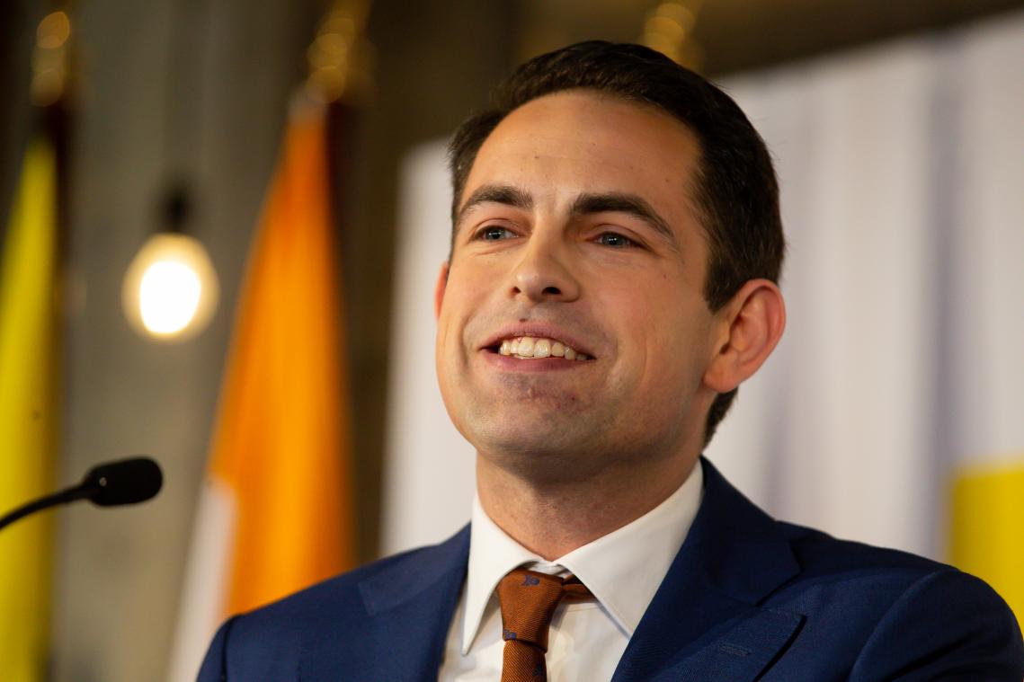 Tom Van Grieken haalt 'verboden wapen' boven op tv