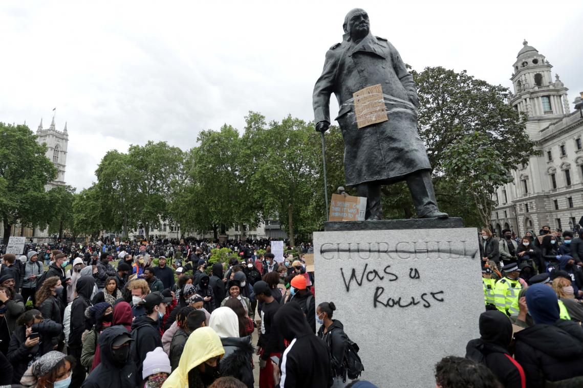 Britse regering trekt ten strijde tegen 'cancel culture' op universiteiten