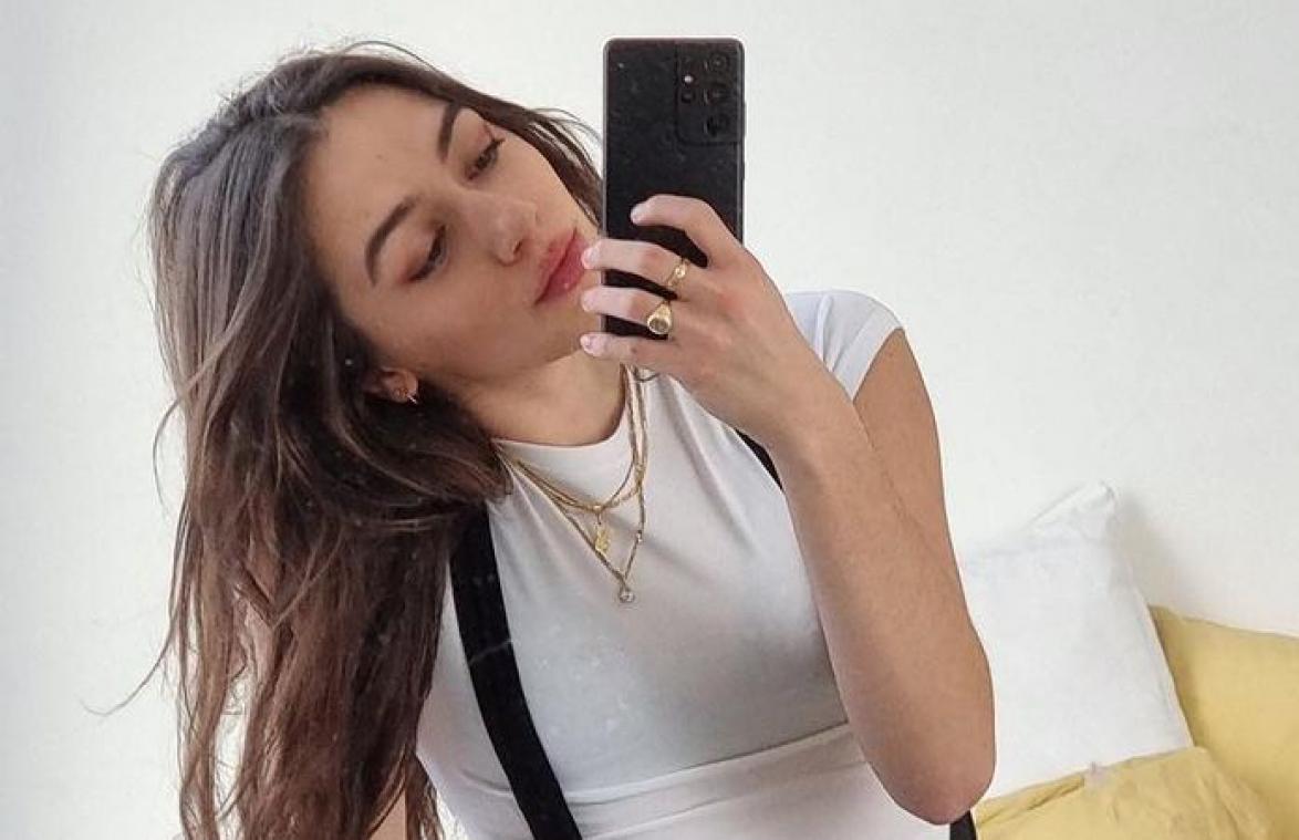 Flo Windey maakte iets vreemds mee met fan: "Plots stond hij bij mij in het wc-hokje" (video)