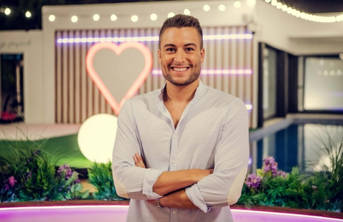 Viktor Verhulst deelt EINDELIJK foto met zijn nieuwe vriendin: "Dat worden kinderen met de perfecte lach"
