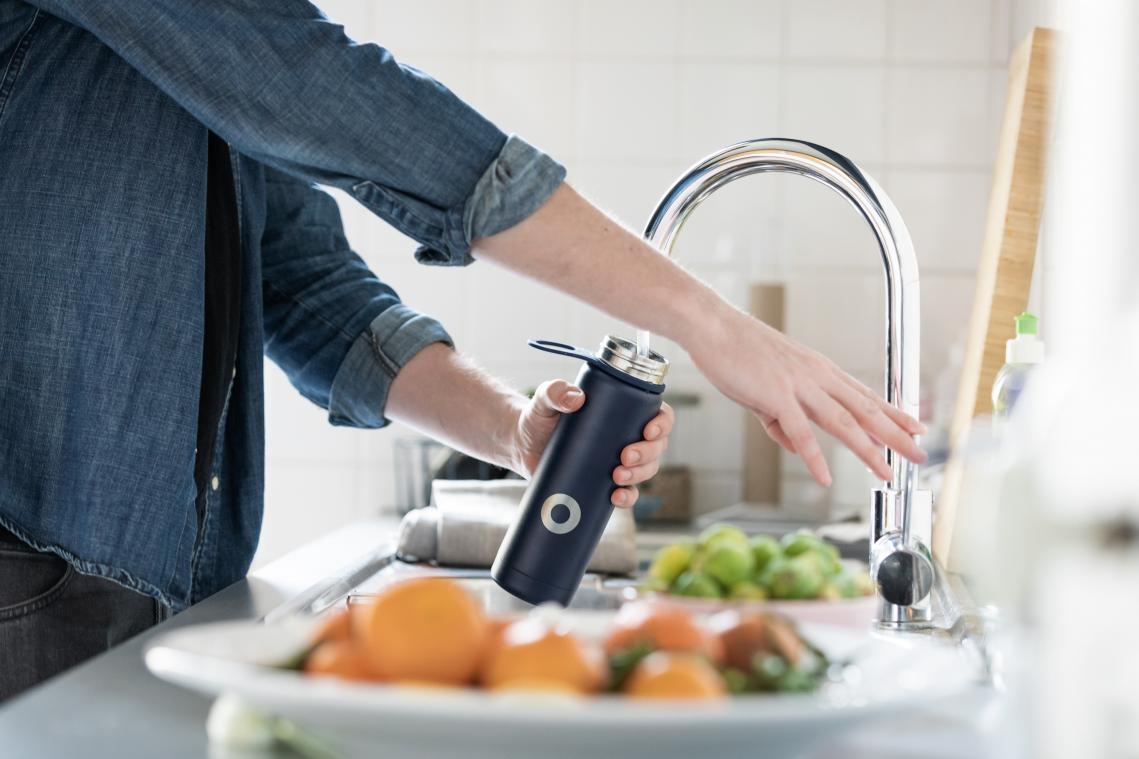 Zo zorg je ervoor dat je herbruikbare drinkbus fris ruikt