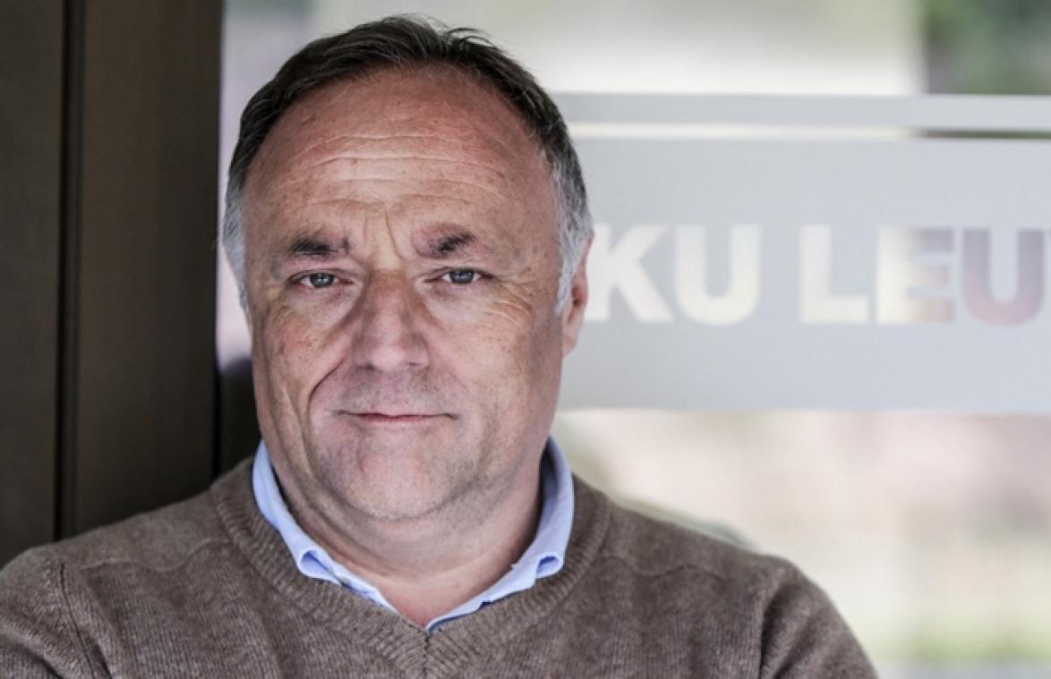 Marc Van Ranst laat zich vandaag inenten met DIT vaccin