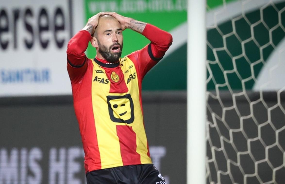 Steven Defour stelt nieuwe vriendin voor: "Al lang bevriend" (foto's)