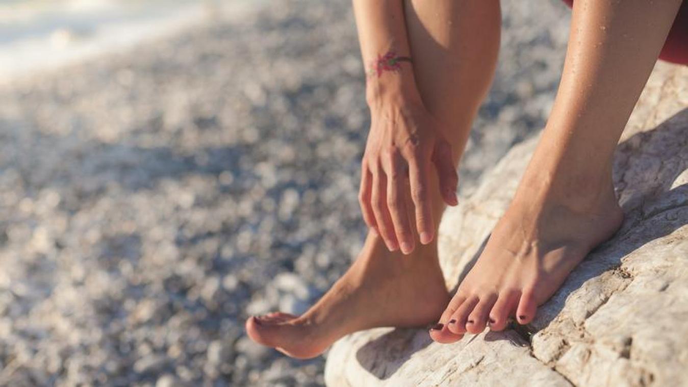 Eelt op je voeten na al dat wandelen? Met deze tips zijn ze zo weer fluweelzacht
