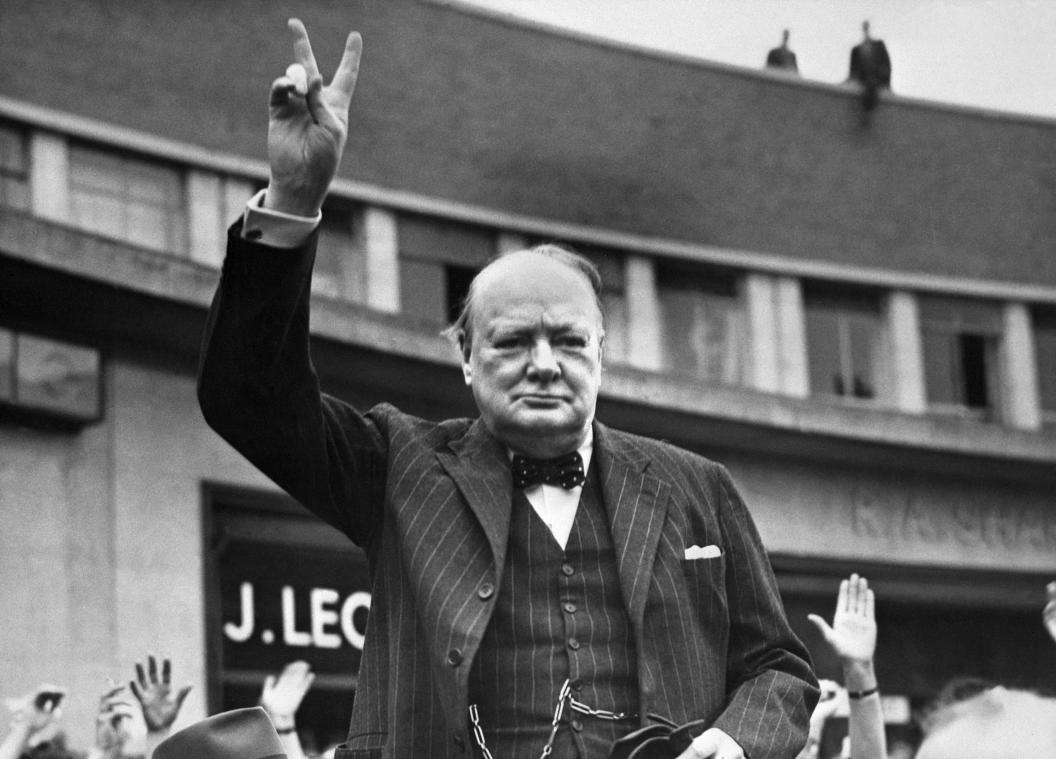 BIZAR. Slippers van Winston Churchill gaan onder de hamer, het geschatte prijskaartje doet duizelen