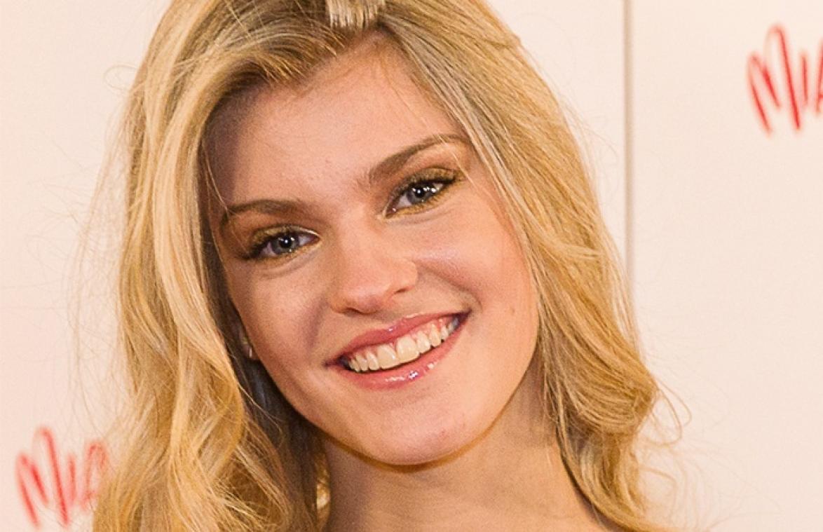 WOW! Deze outfit van Emma Bale is letterlijk om van te duizelen (foto)