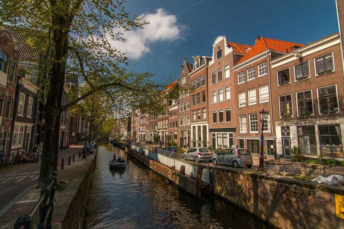 Amsterdamse studenten gaan op kot met asielzoekers