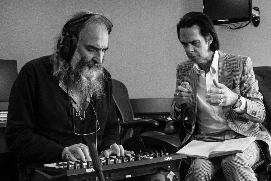 SOUNDCHECK. De nieuwe langspeler van Nick Cave en Warren Ellis: een helend auditief medicijn in onzekere tijden