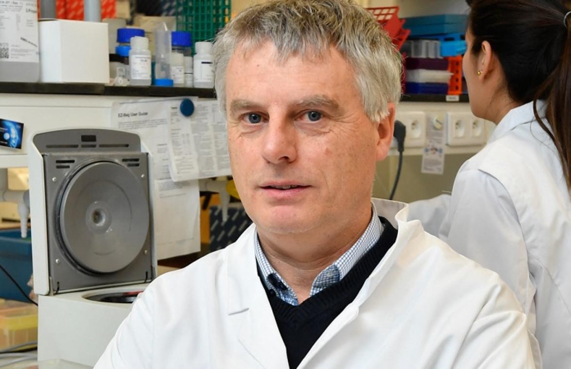Viroloog Johan Neyts over ongerustheid rond AstraZeneca: "Storm in een glas water"