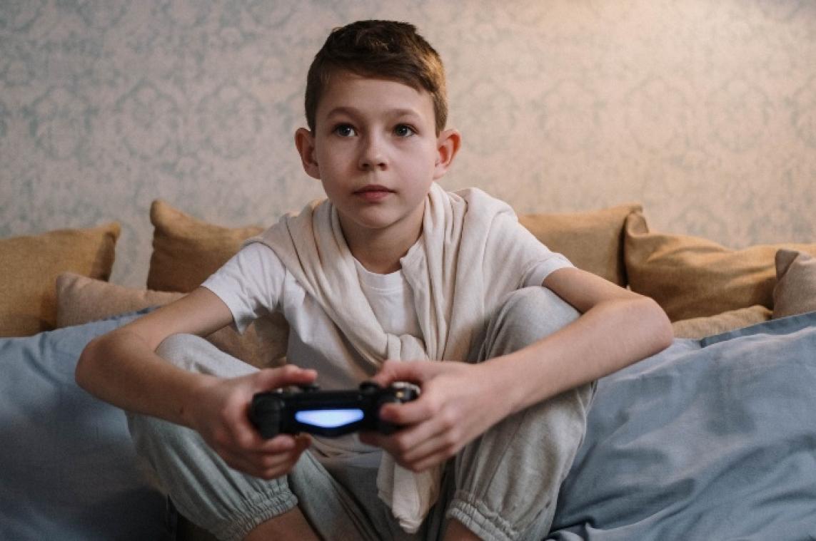 Kleinzoon geeft klein fortuin uit tijdens het gamen met kredietkaart van oma: Hoe kan dit zelfs?