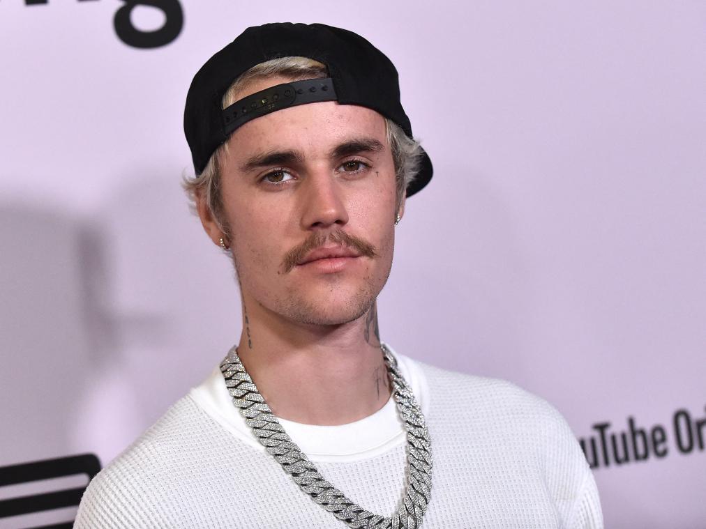 Moeder Justin Bieber niet opgezet met nieuwe tattoo (foto)