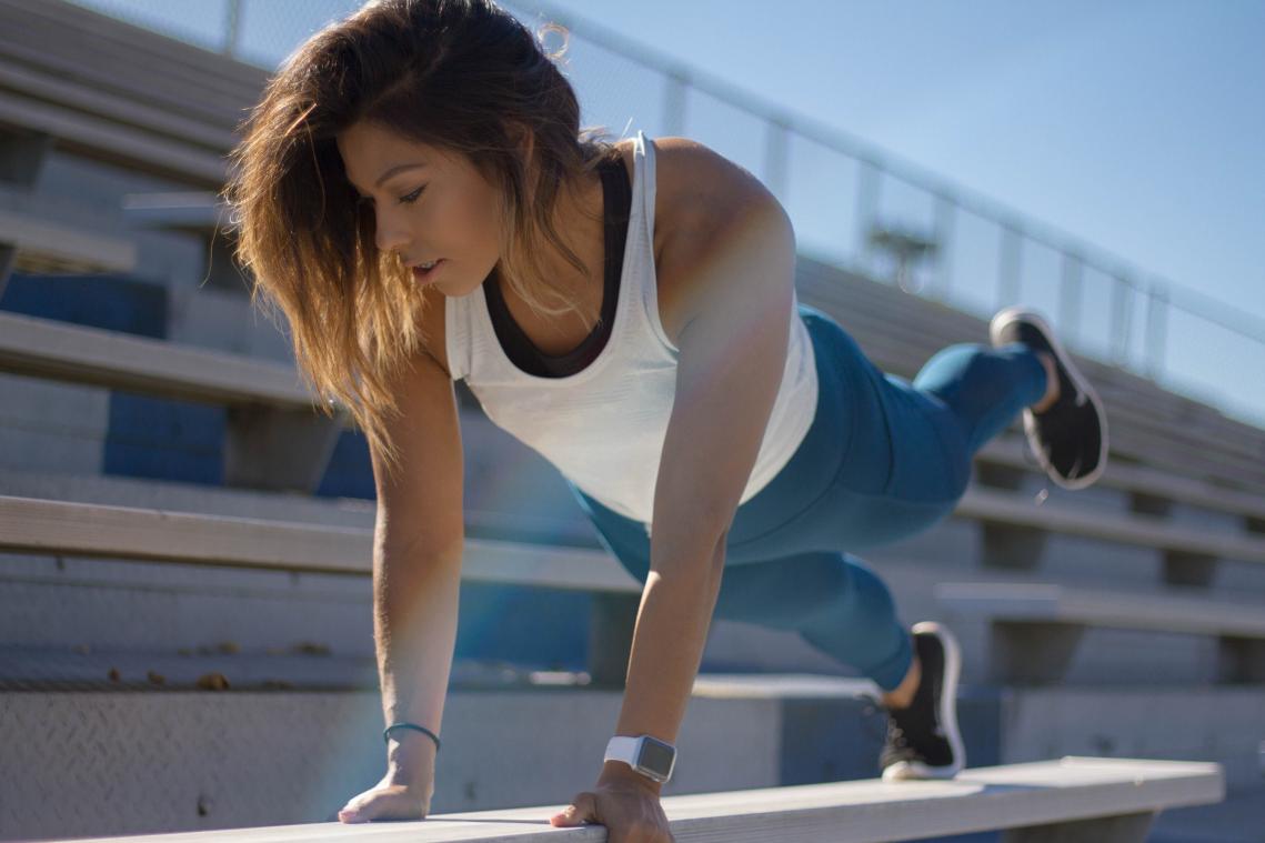 Dit is waarom je beter een sportbeha aantrekt tijdens je workout