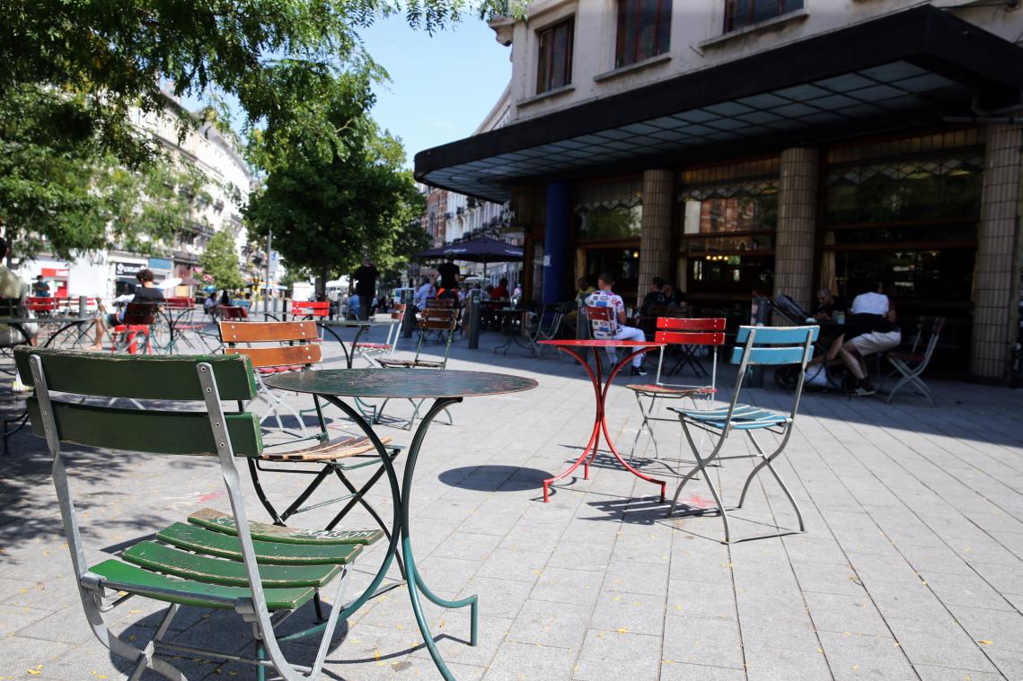 Brusselse horeca mag terras op parkeerplaats zetten deze zomer