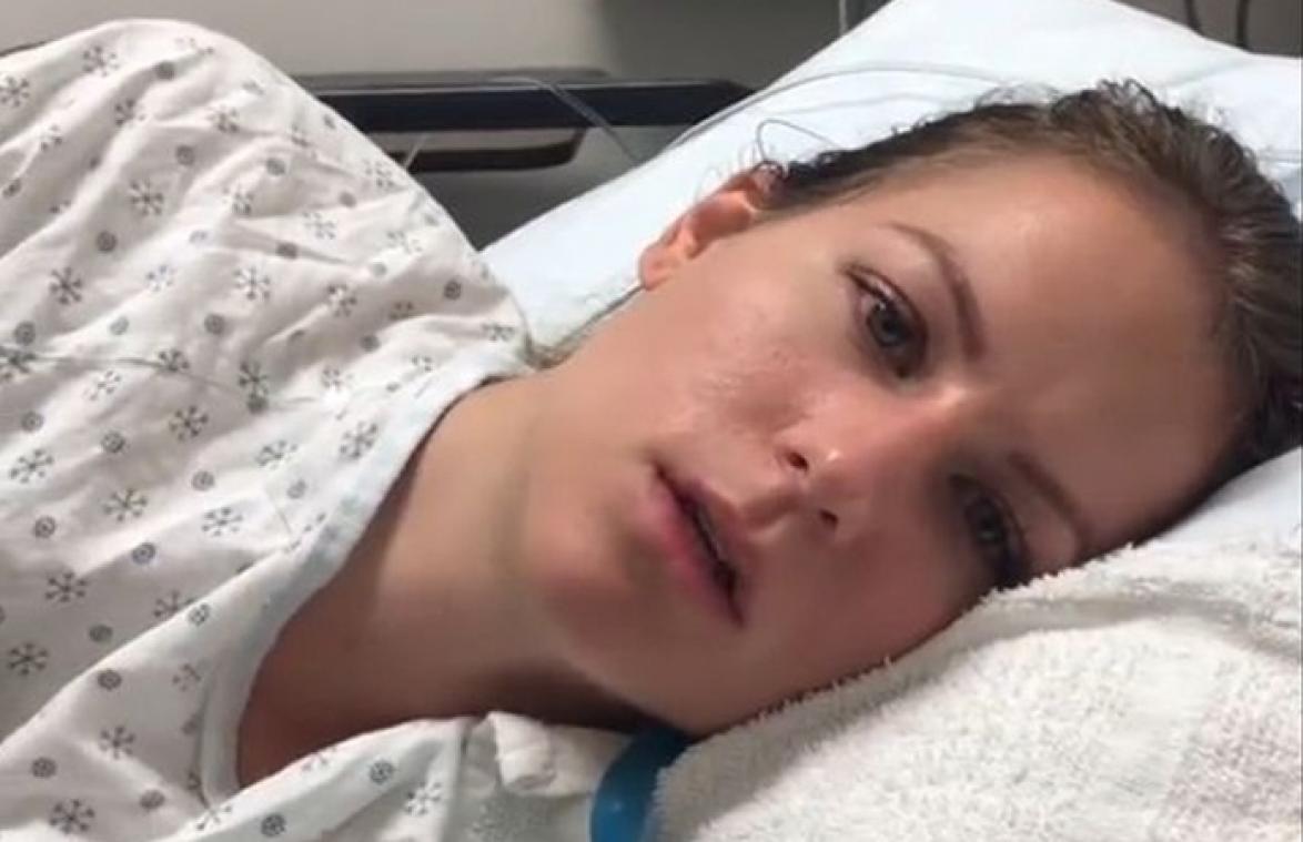 GÊNANT! Vrouw die net uit narcose is, praat tegen haar man over verpleger: "Ik voel me aangetrokken tot hem" (video)