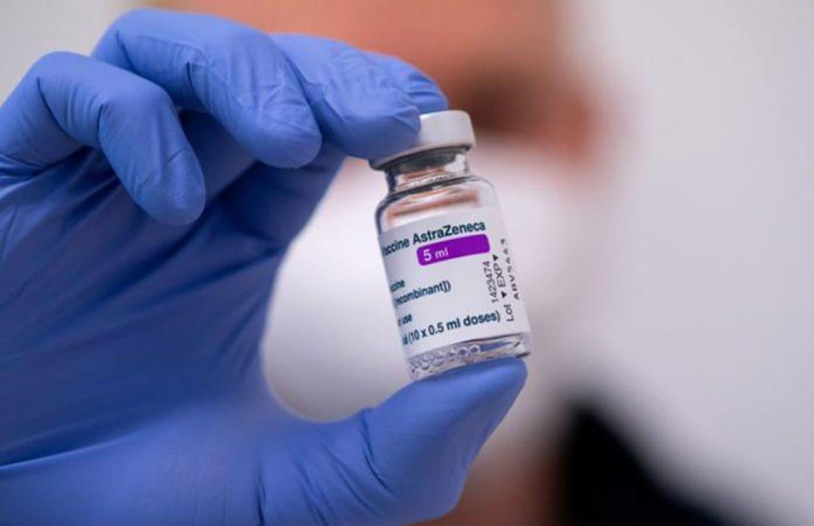 Daarom hebben jongere mensen meer kans op bijwerkingen van het AstraZeneca-vaccin
