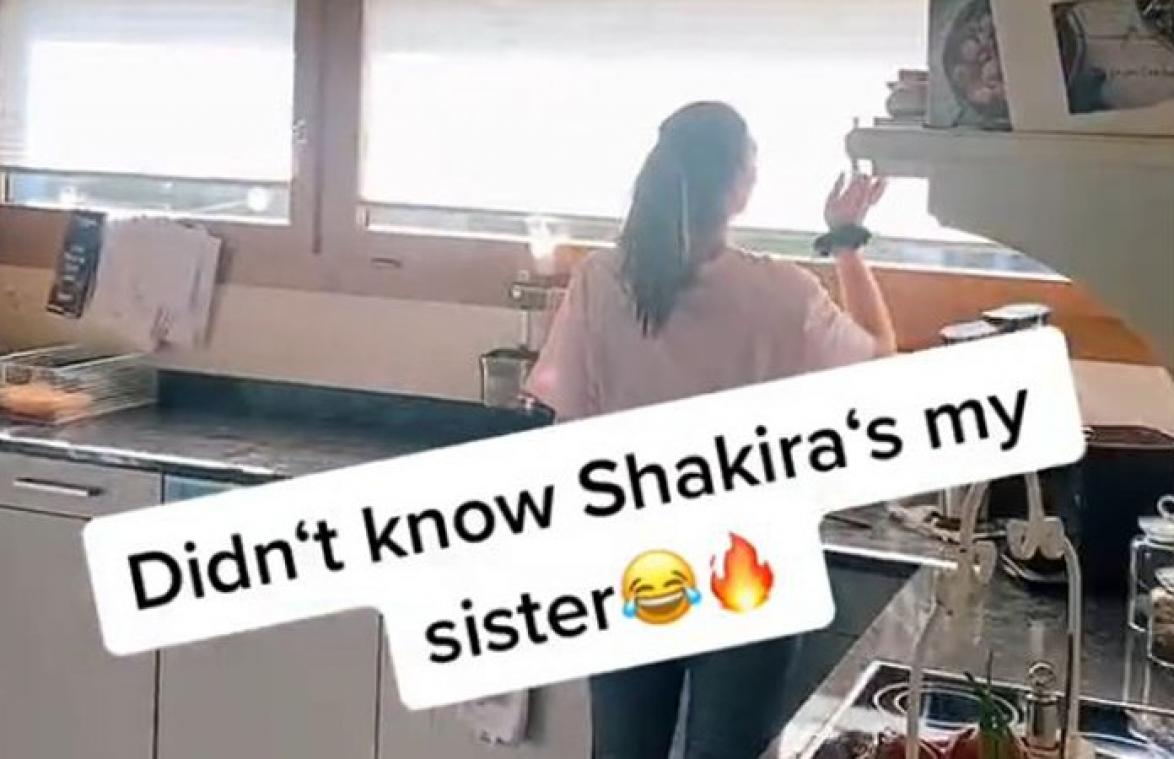 Vrouw die EXACT dezelfde stem als Shakira heeft, gaat viraal: "Wat een talent!" (video)