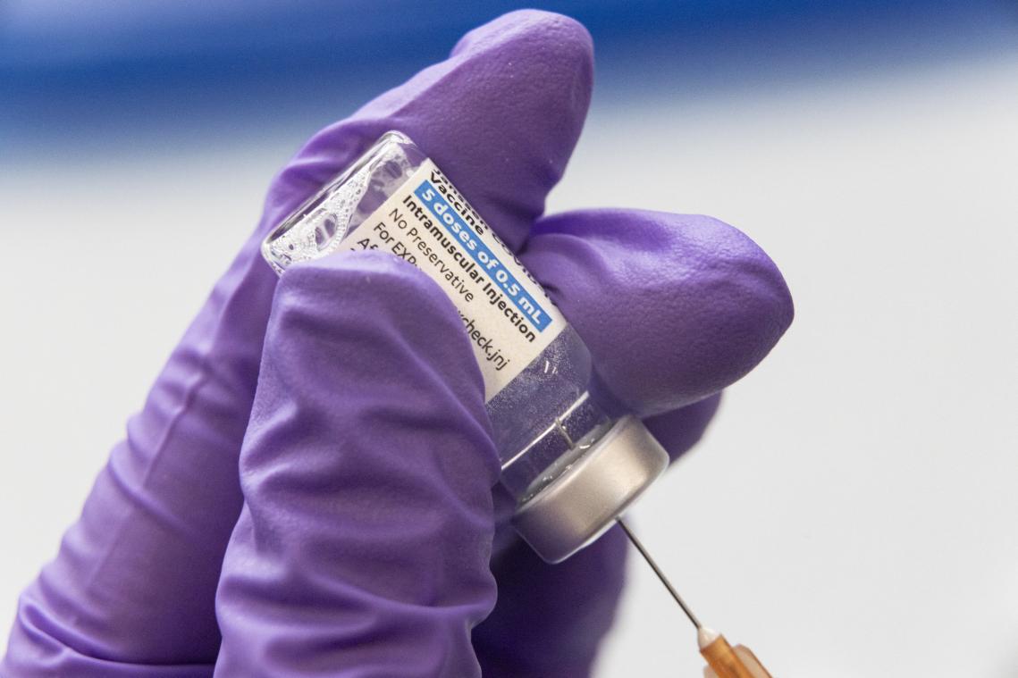 België stopt Johnson & Johnson-vaccin voorlopig in de koelkast