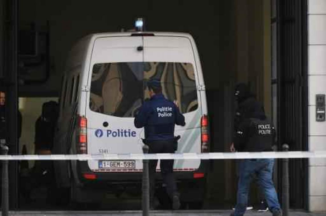Zes verdachten van aanslagen in Brussel verschijnen voor raadkamer