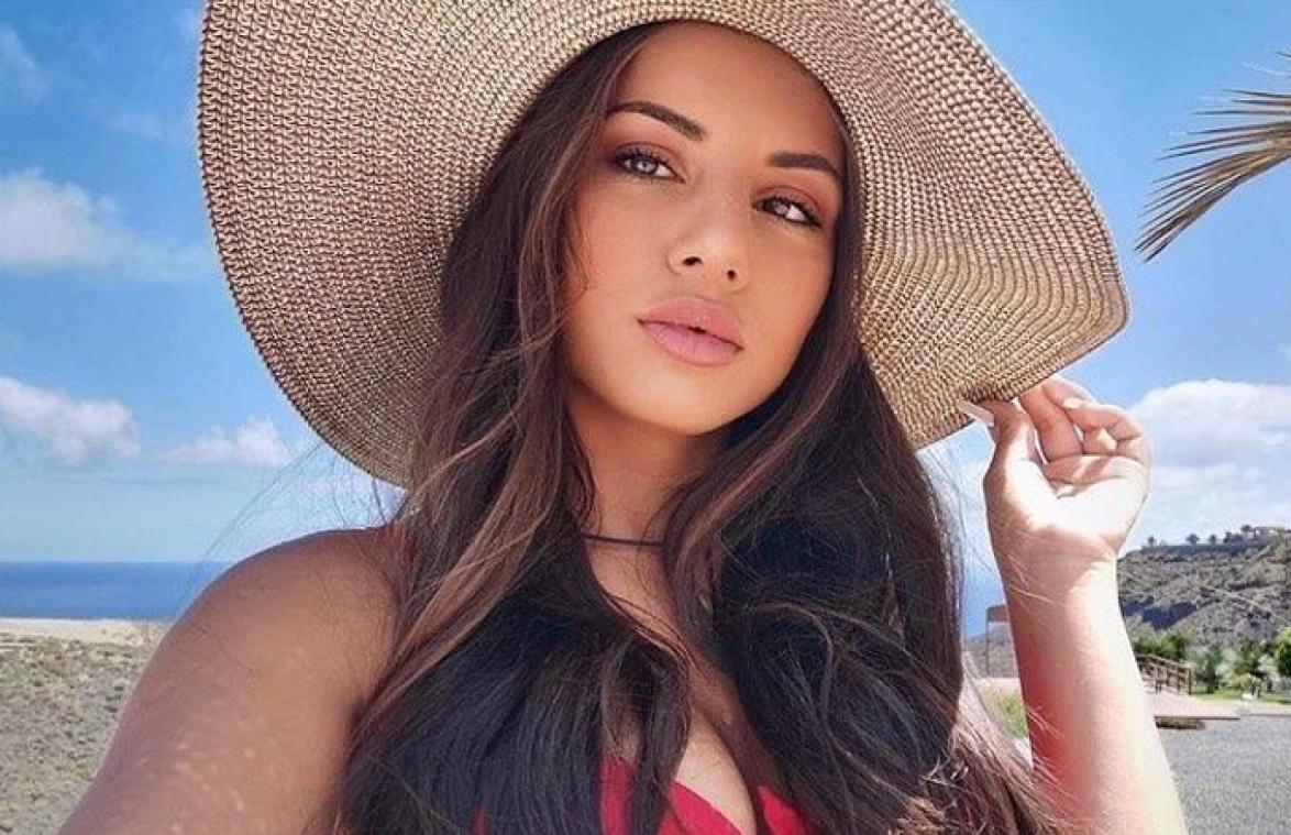 Sebastiana uit 'Love Island' beantwoordt opvallende vraag: "Heb je een borstvergroting ondergaan?" (foto)