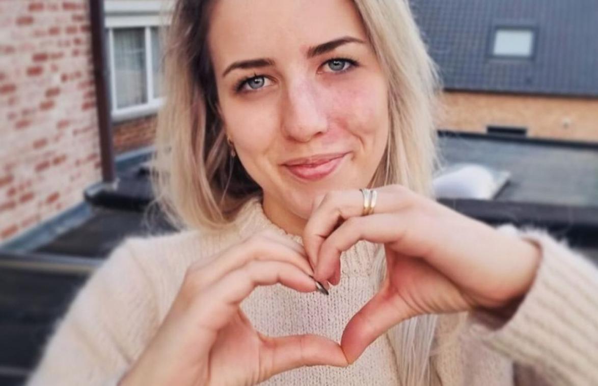 Laura uit 'Blind Getrouwd' openhartig: "Mensen zeiden dat ik een scheve muil had"
