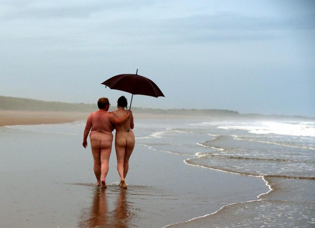 BIZAR. Explosieve groei van aantal naturisten in Groot-Brittannië tijdens lockdown