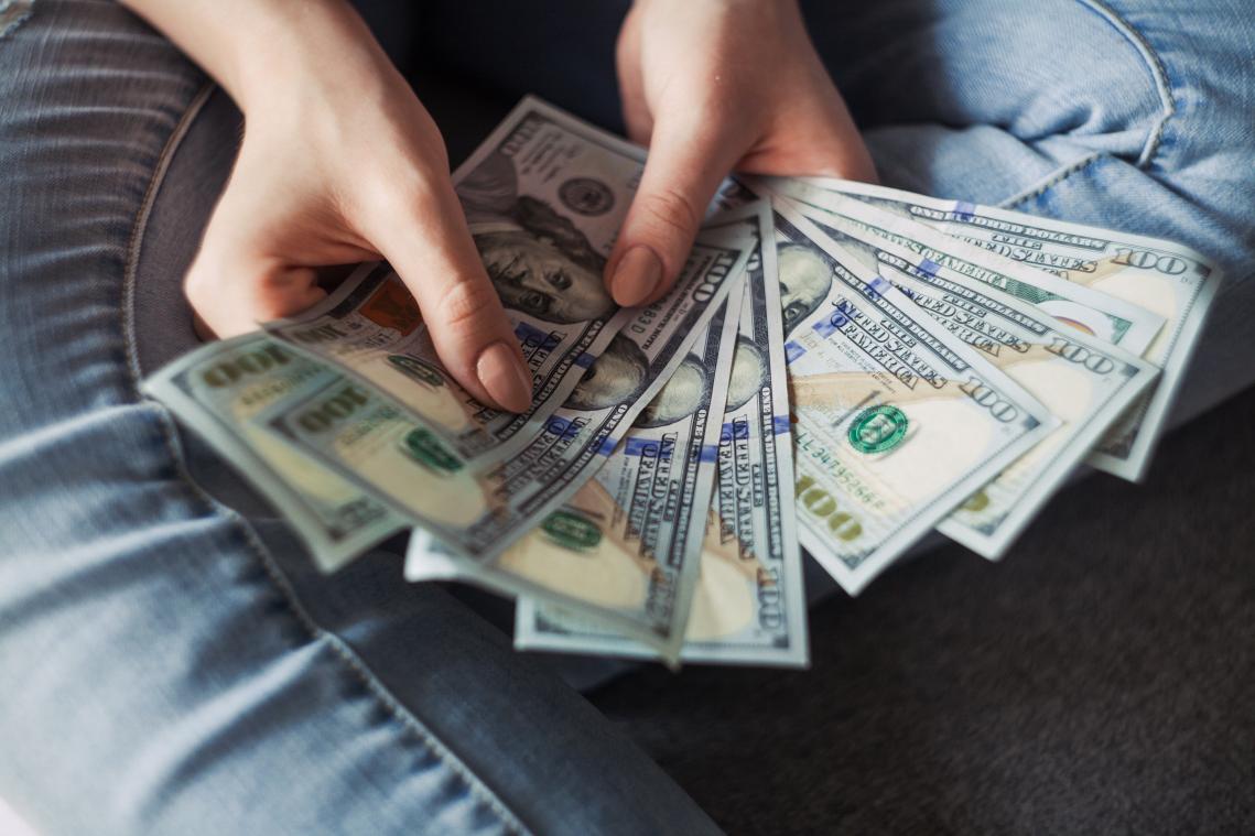 BIZAR. 'Disaster girl' verkoopt meme voor half miljoen dollar