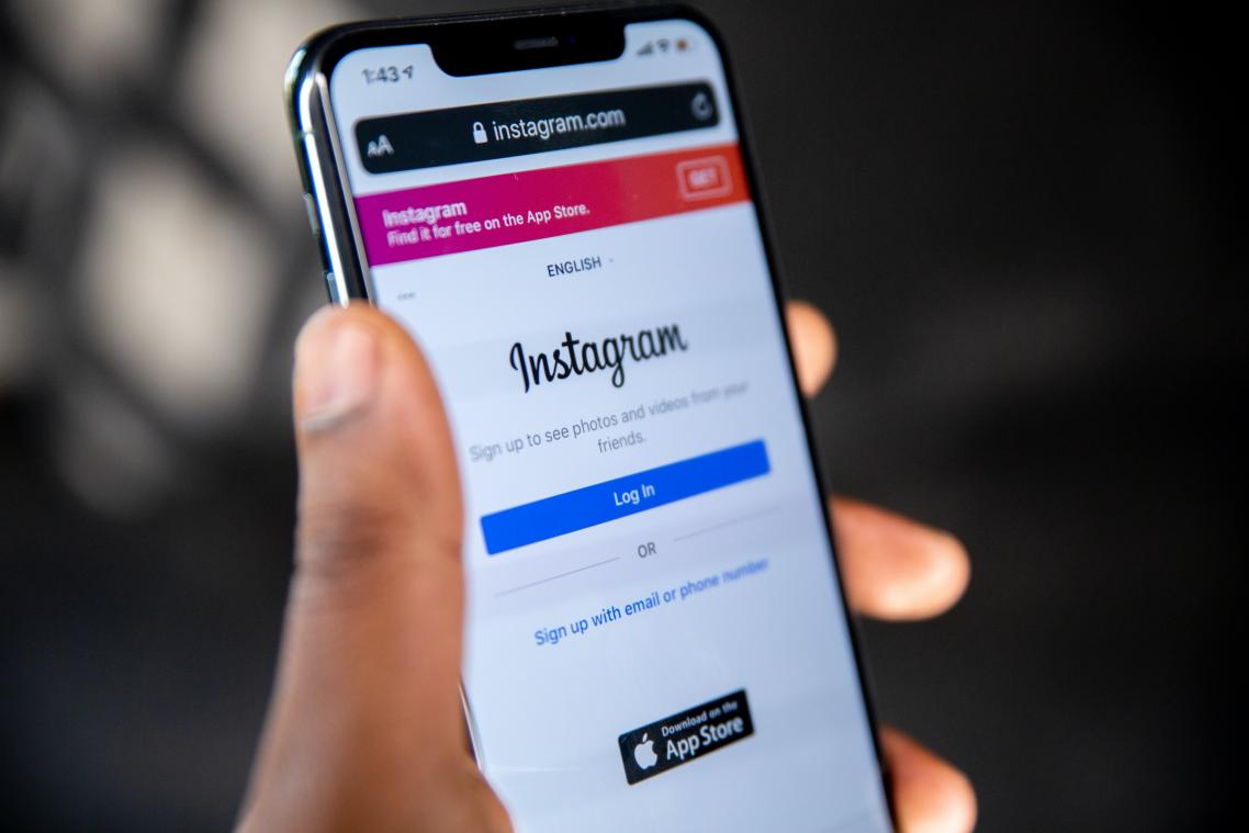 HUH. Zijn Facebook en Instagram binnenkort niet meer gratis?