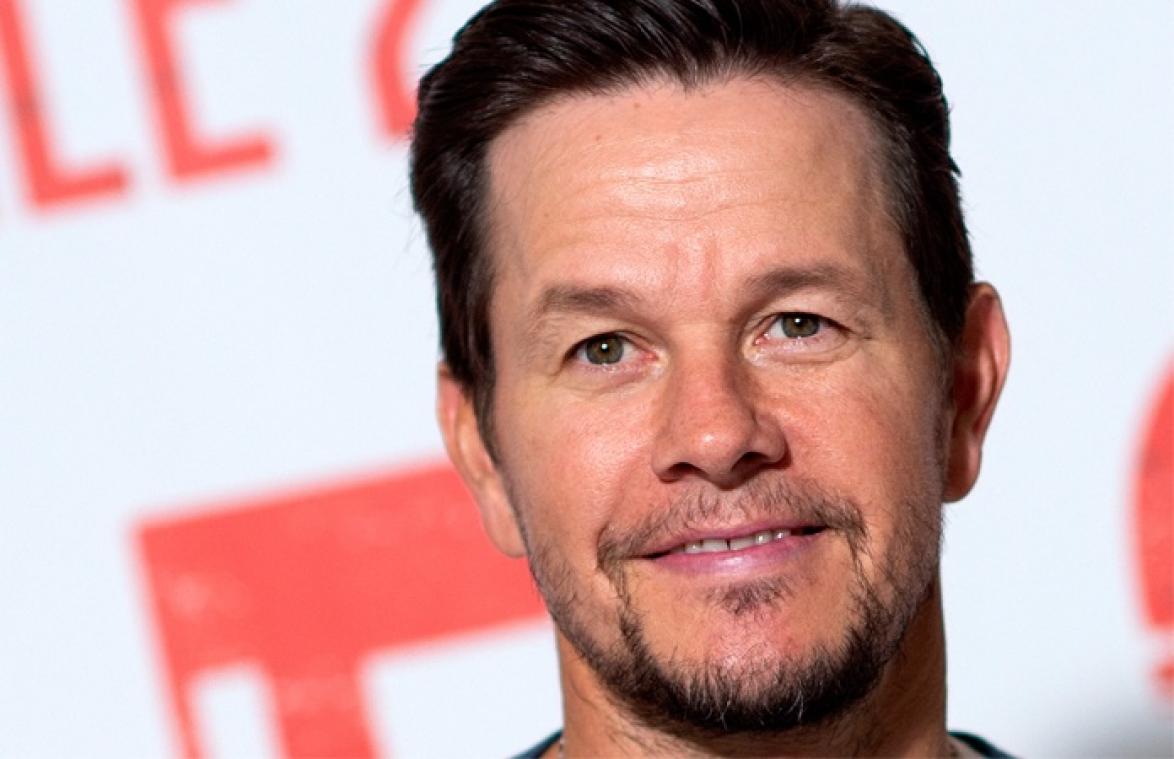 Acteur Mark Wahlberg weegt plots 13 kilo meer en dat is eraan te zien (foto's)