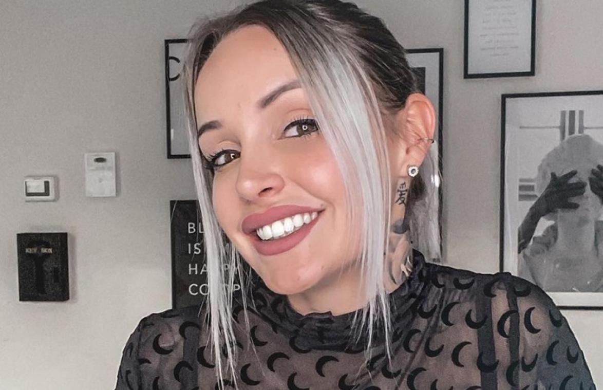 'Temptation'-Pommeline laat permanente make-up verwijderen: "Alsof ik slaag heb gekregen" (foto)