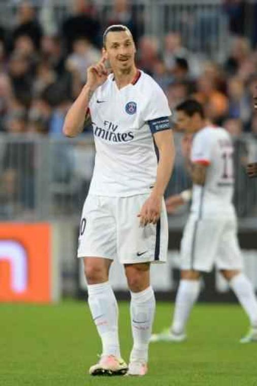Ibrahimovic kondigt vertrek bij PSG aan