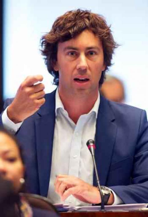 "Wie denkt dat luchtaanvallen crisis oplossen dwaalt"