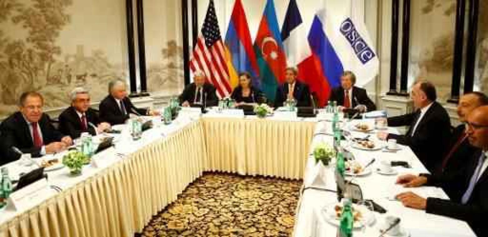 Nagorno-Karabach - Azerbeidzjan en Armenië gaan wapenstilstand respecteren