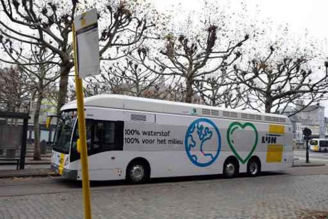 Waterstofbussen die De Lijn testte reden in 2015 slechts 30,8 procent van de tijd