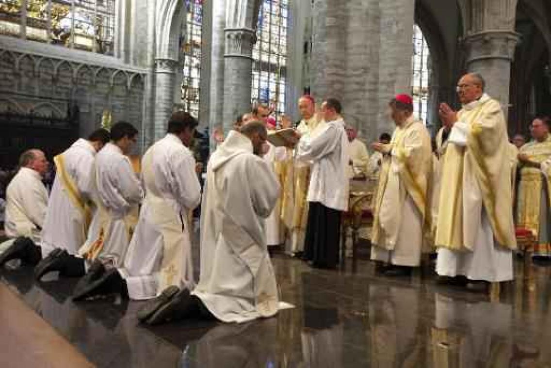 "Vrouwen uitsluiten van priesterschap niet langer te verantwoorden"