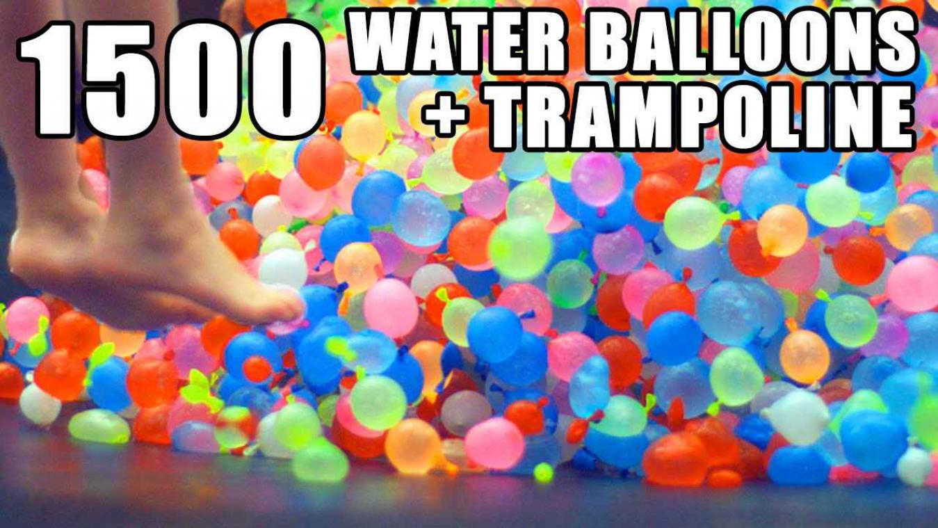 Dolle pret met 1.500 waterballonnen en een trampoline