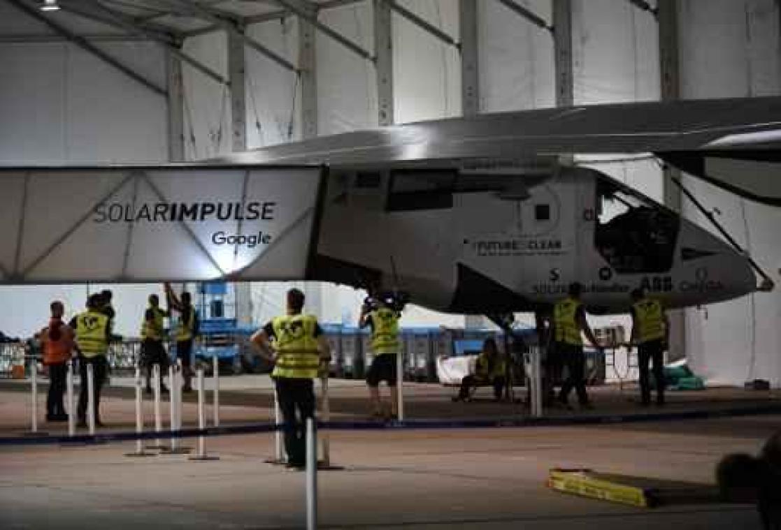 Zonnevliegtuig Solar Impulse 2 zet tocht rond de wereld voort in Oklahoma