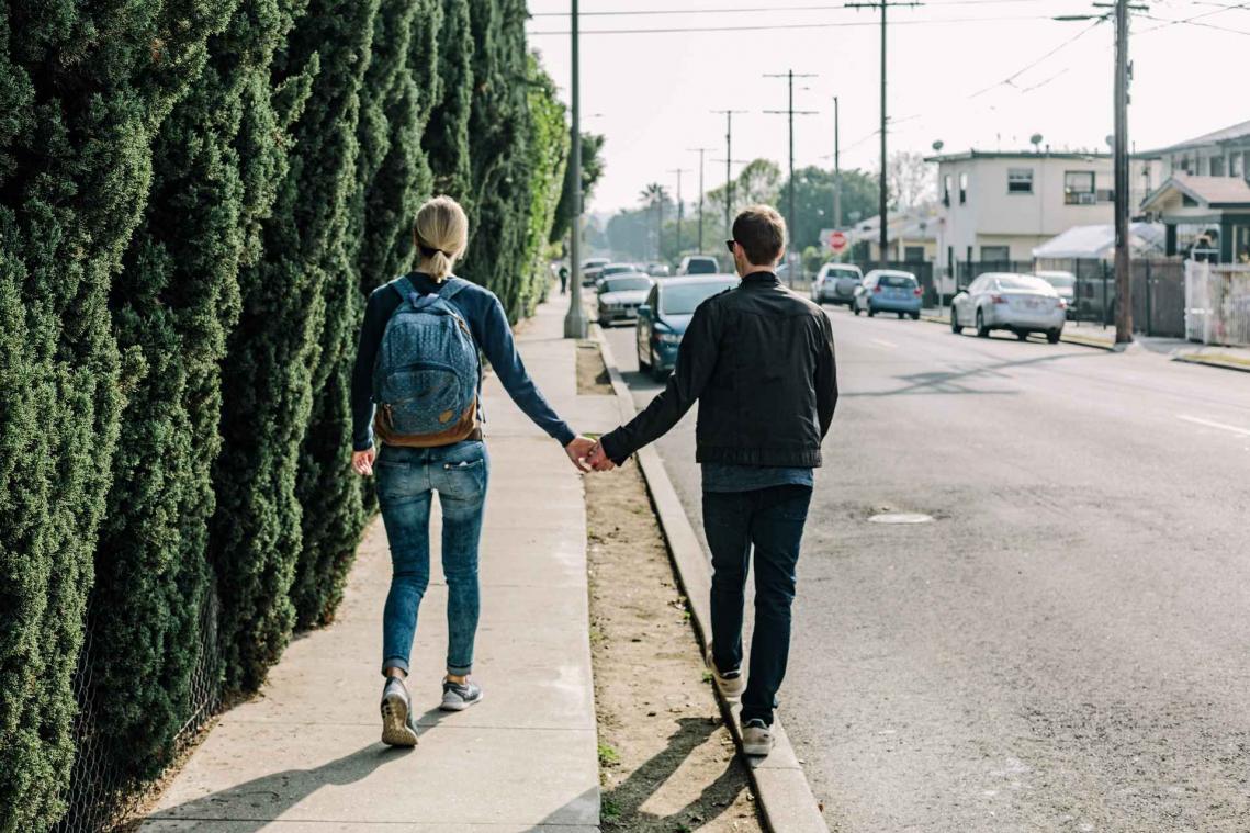 Single mannen voegen date sneller toe op Facebook