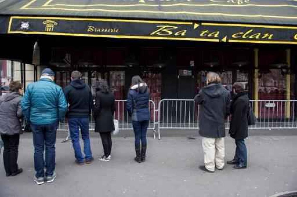 Families slachtoffers aanslagen Parijs zullen klacht indienen tegen Belgische staat