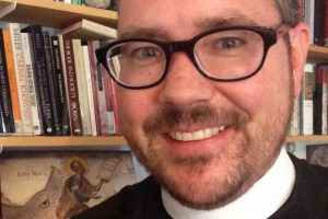 Transgender priester preekt voor het eerst in befaamde kathedraal in Washington