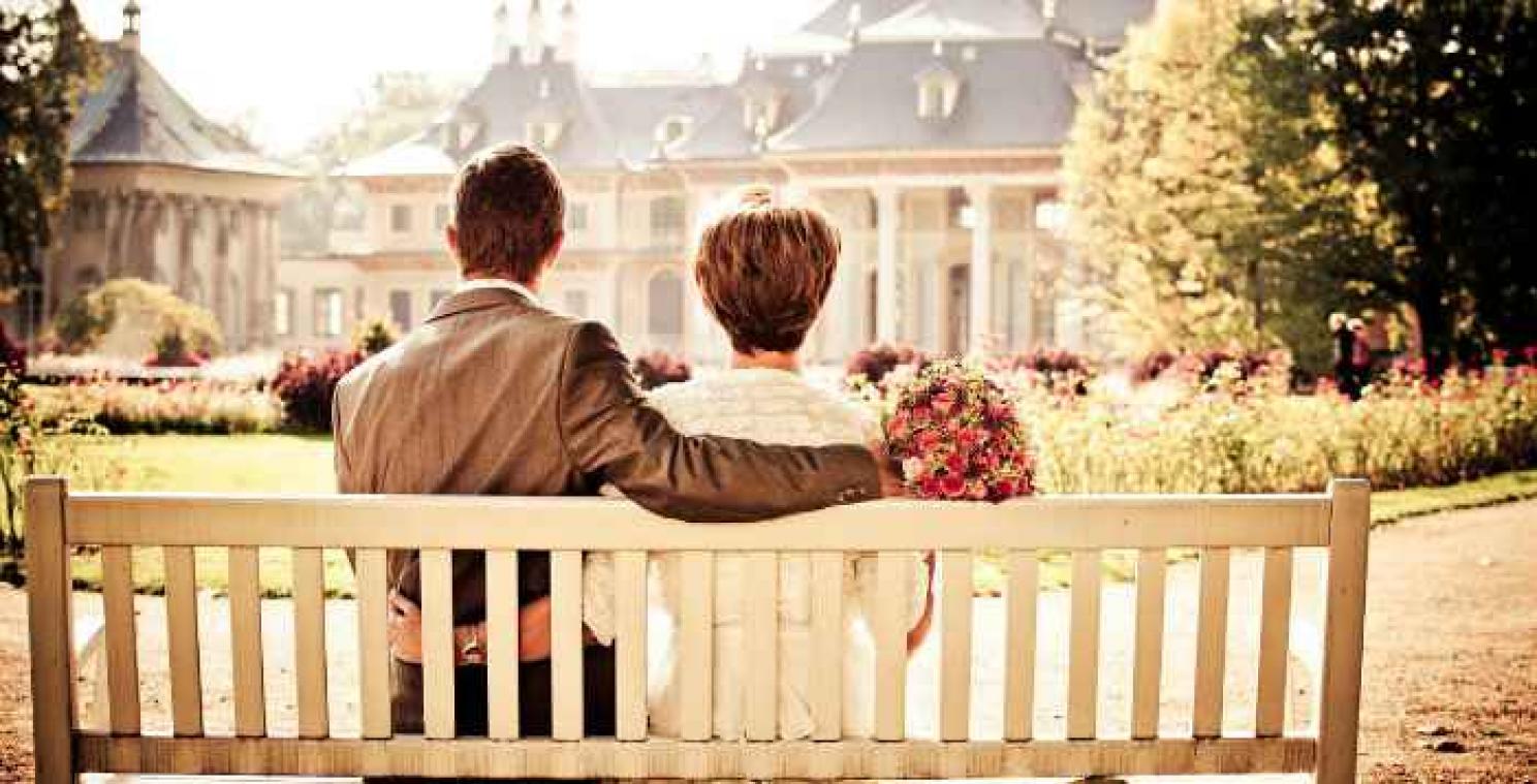 Vrouw mag niet trouwen met vijftig jaar jongere vriend