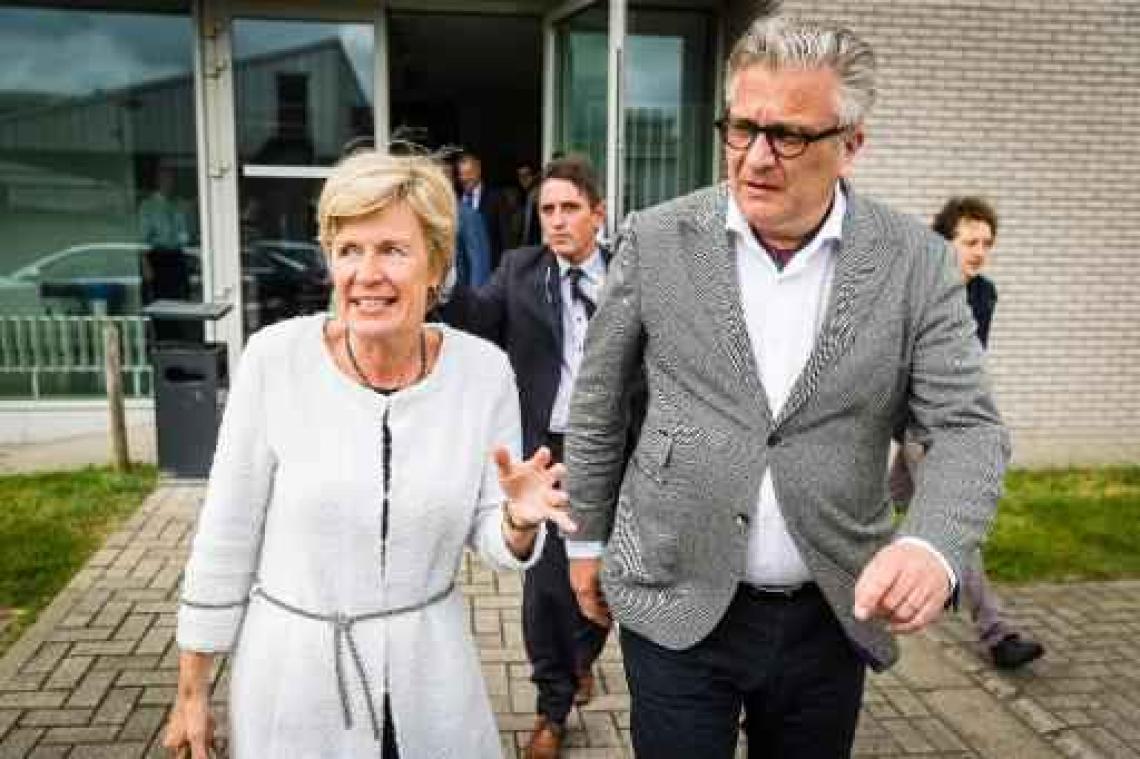 Prins Laurent opent bijgebouw vakgroep kleine huisdieren UGent