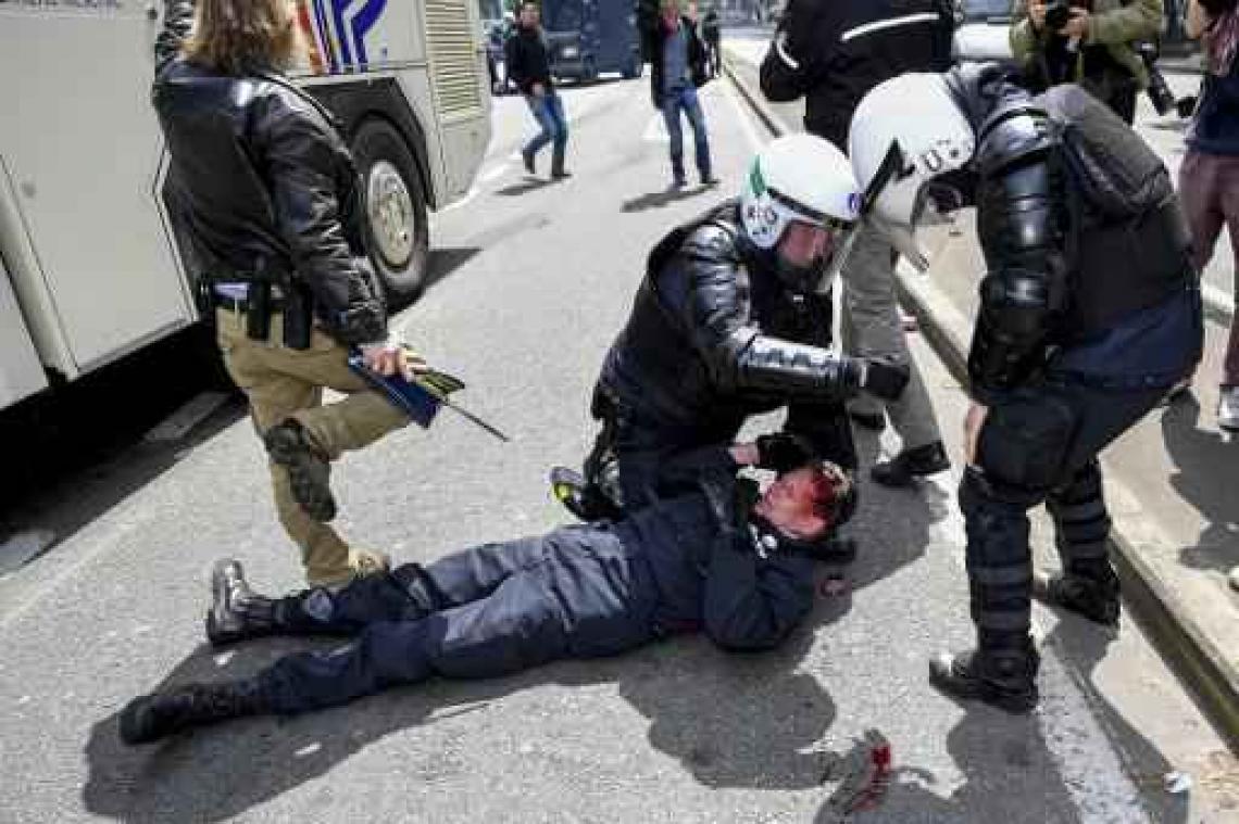 Betoger opgepakt die politiecommissaris neersloeg