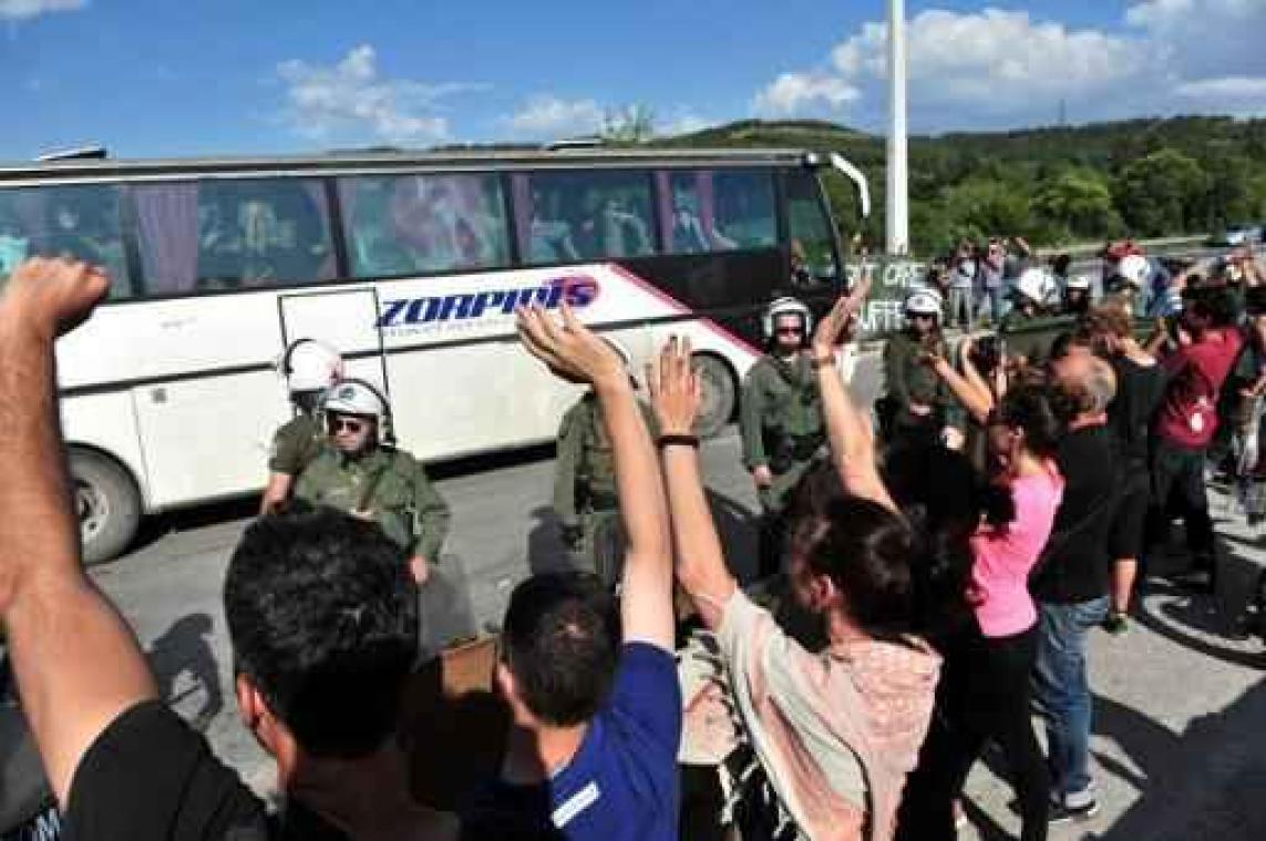 Vluchtelingencrisis - Ontruiming vluchtelingenkamp Idomeni gaat woensdag verder