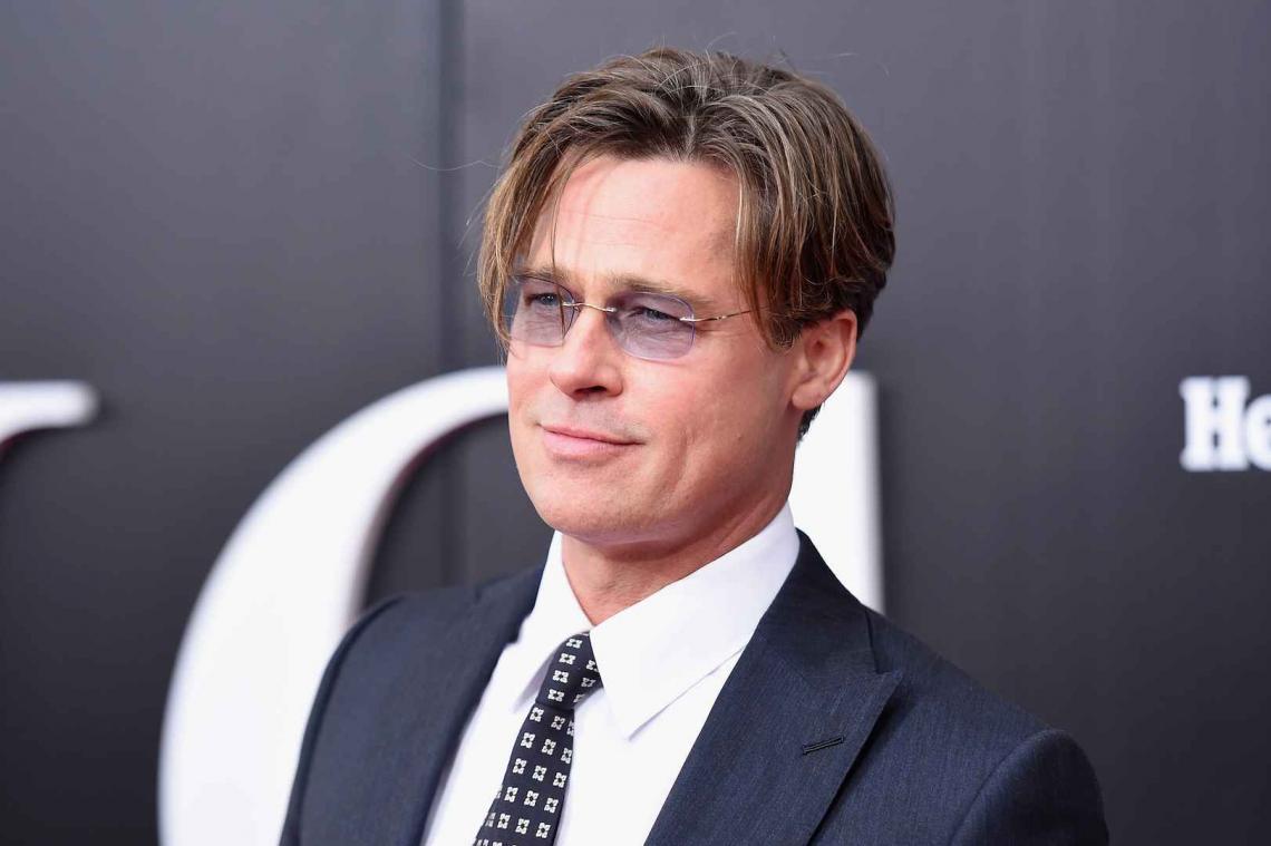 Brad Pitt redt meisje in menigte